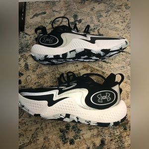 Brand new Under Armour Spawn 5 men’s basketball shoe
